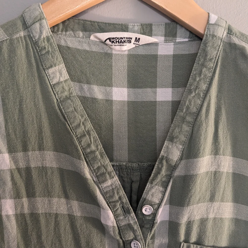 Mountain Khakis Green Plaid Sleeveless Women's Top - Picture 2 of 4